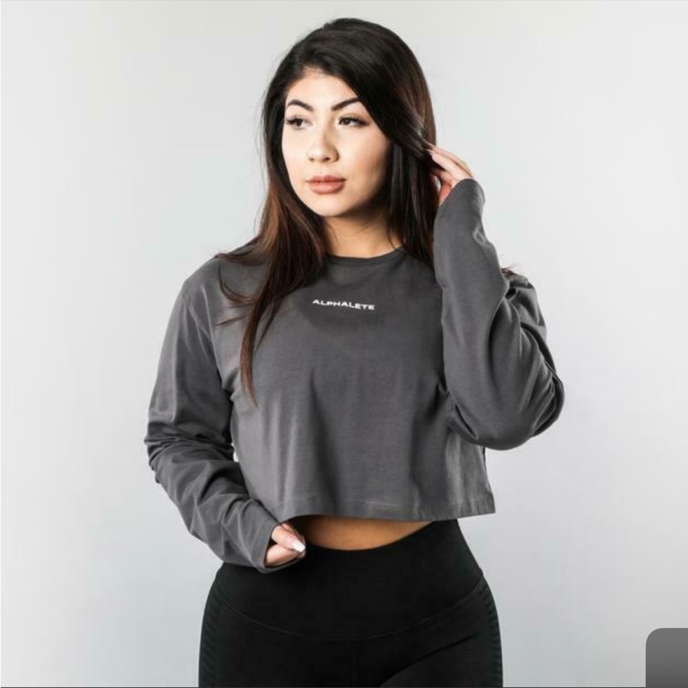 Alphalete oversized long sleeve crop top 🐺